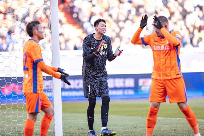泰山隊(duì)亞冠五罰，退賽罰單待揭